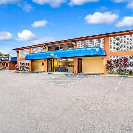 Airport Inn 坦帕 外观 照片